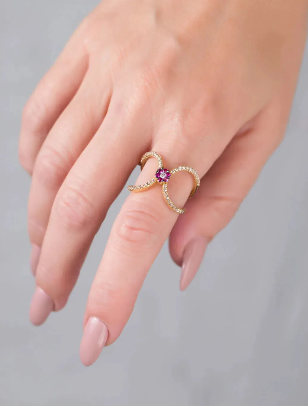 18K Gold Floral Accent Ring