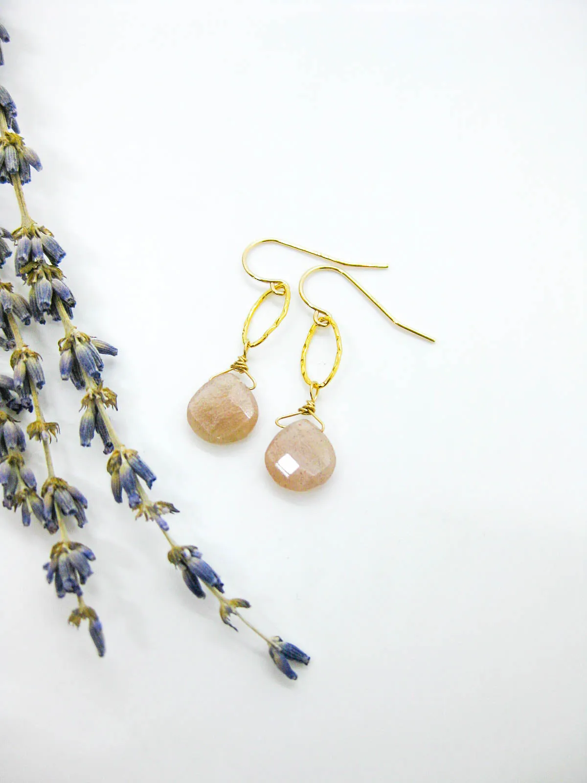 Chrysanthe: Peach Moonstone Earrings - e680