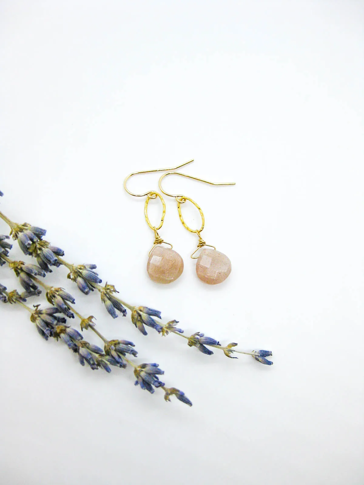 Chrysanthe: Peach Moonstone Earrings - e680