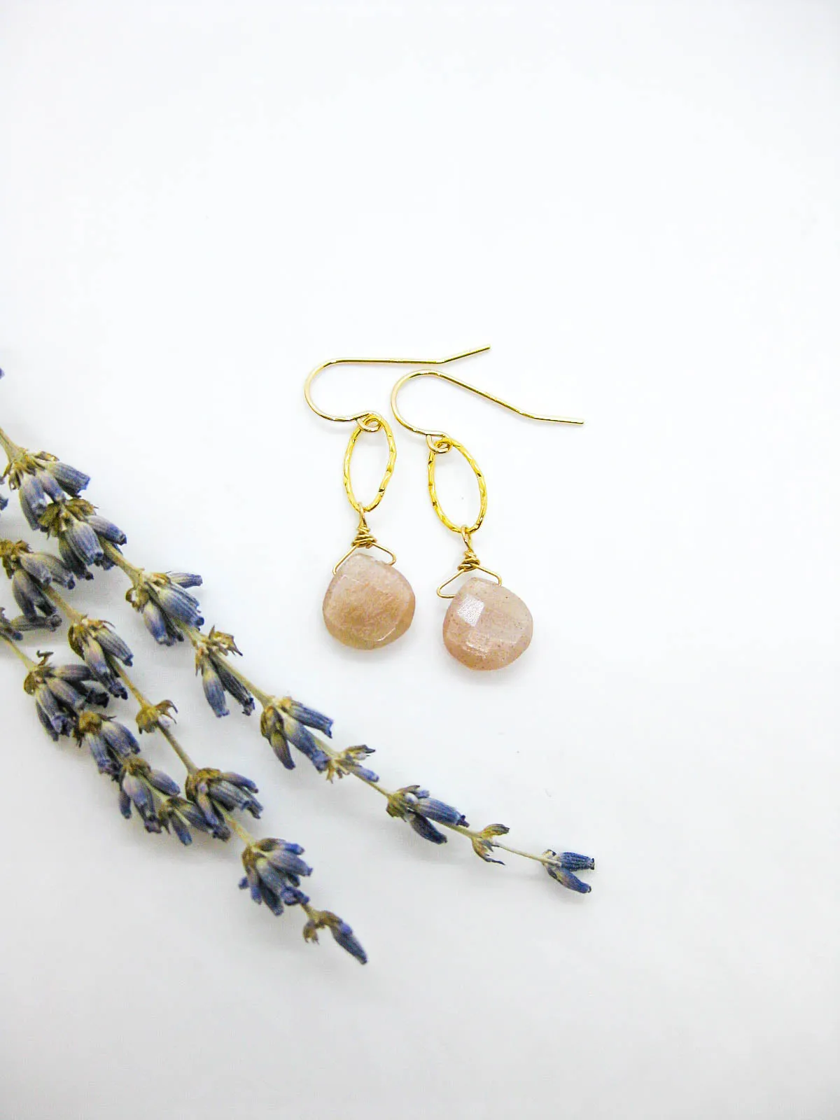 Chrysanthe: Peach Moonstone Earrings - e680