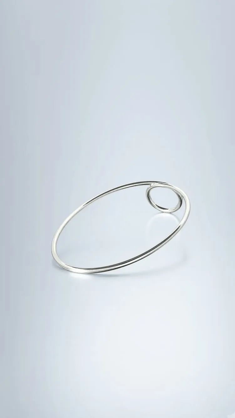 Circle ring in silver