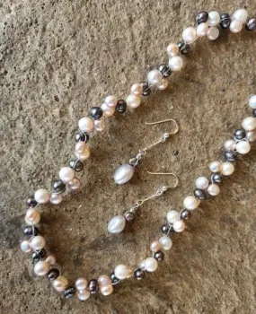 Freshwater pearl necklace and earring set