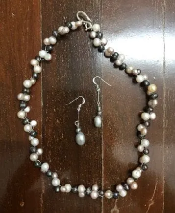 Freshwater pearl necklace and earring set