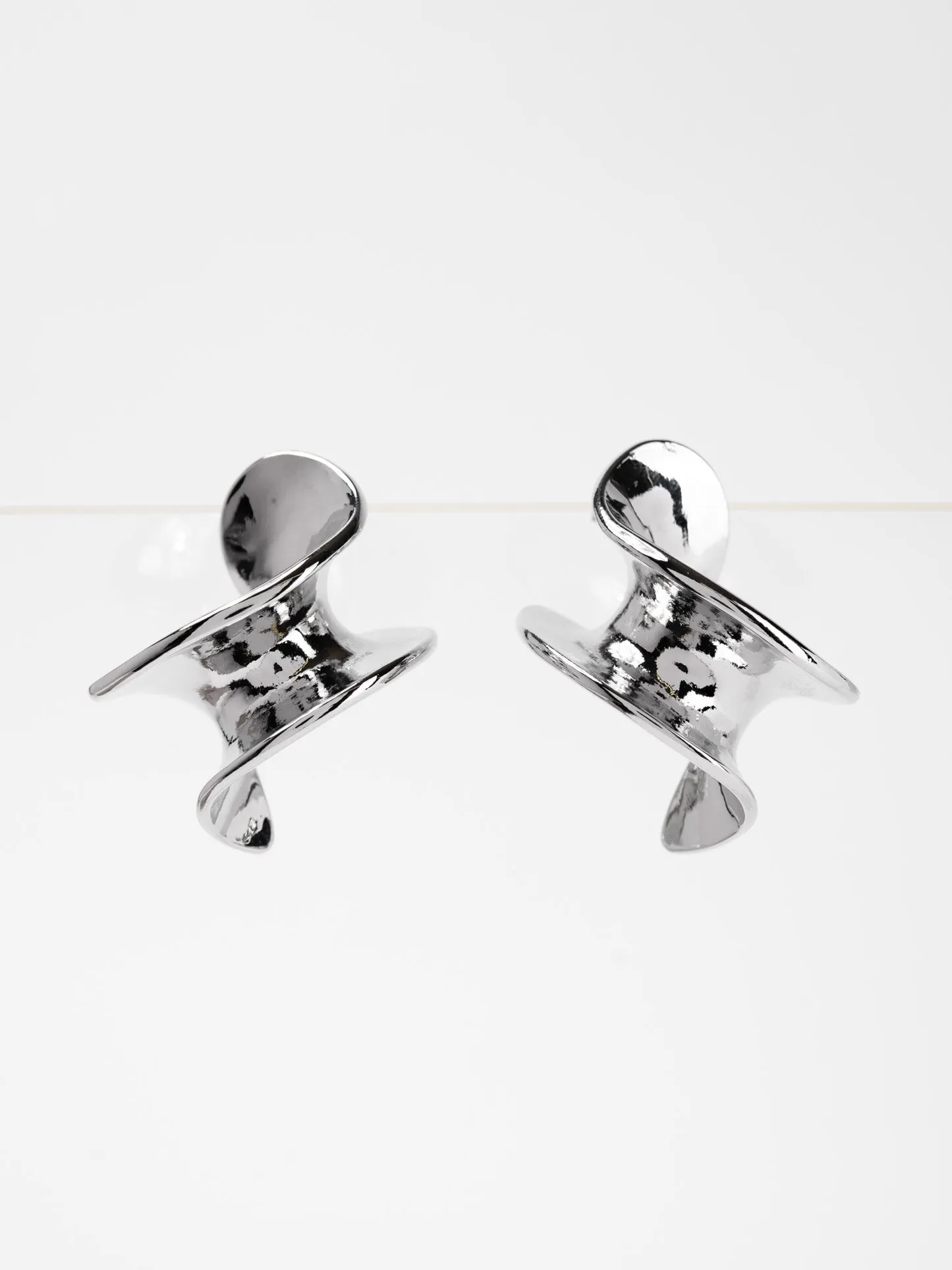 Jessie Twist Minimal Metal Drop Earrings