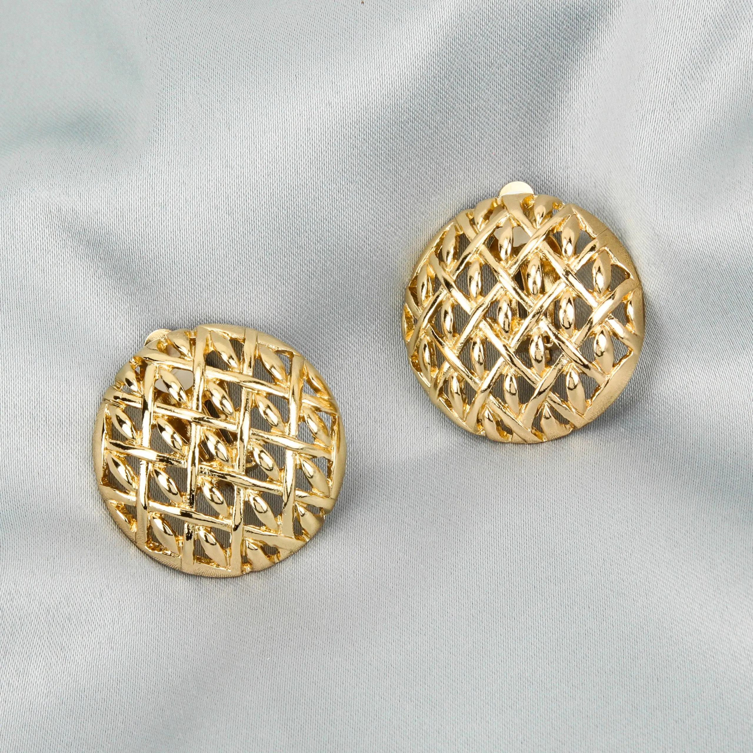 Kiana Large Round Basket Woven Clip-on Earrings