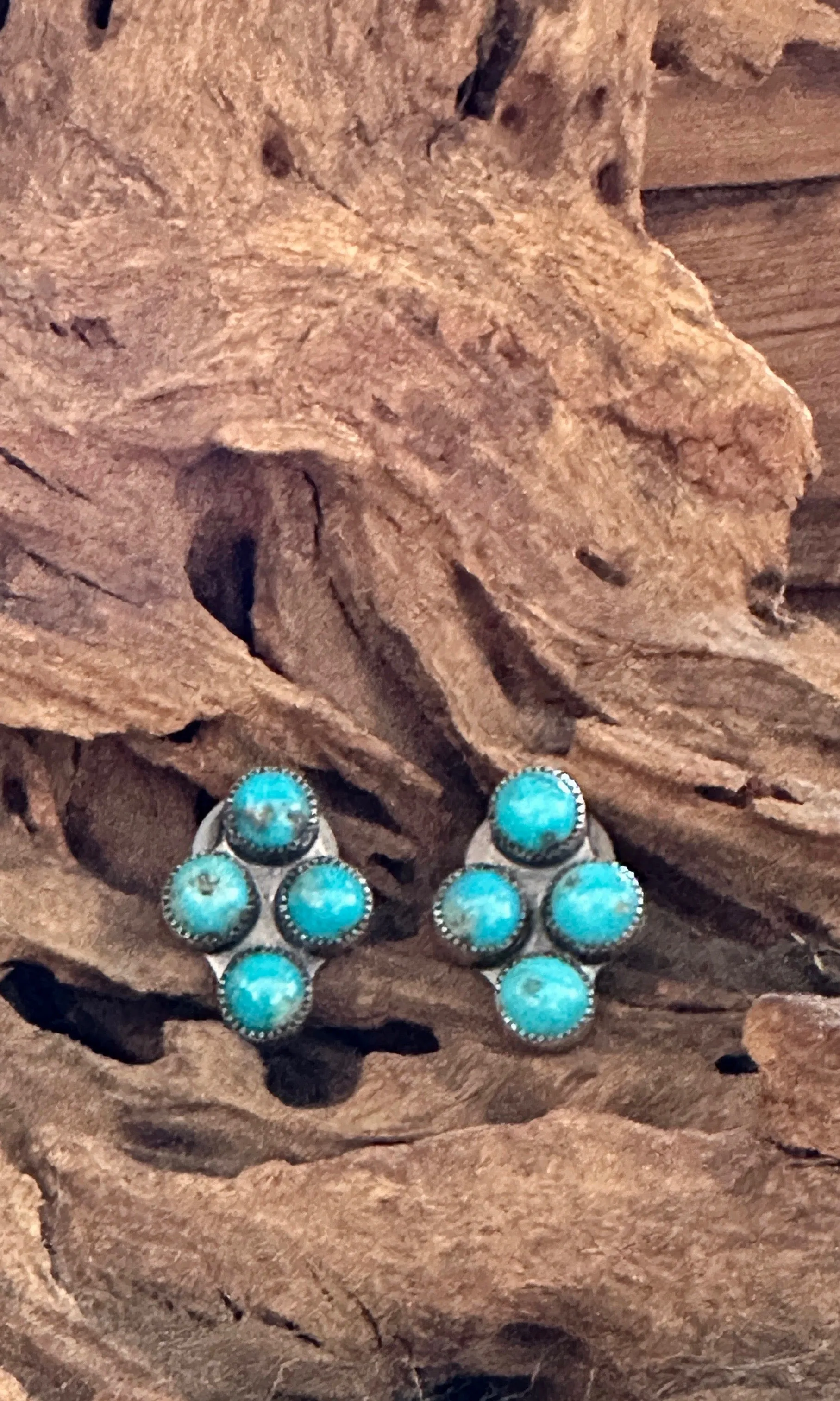 NATIVE AMERICAN Kingman Turquoise and Silver Cluster Earrings