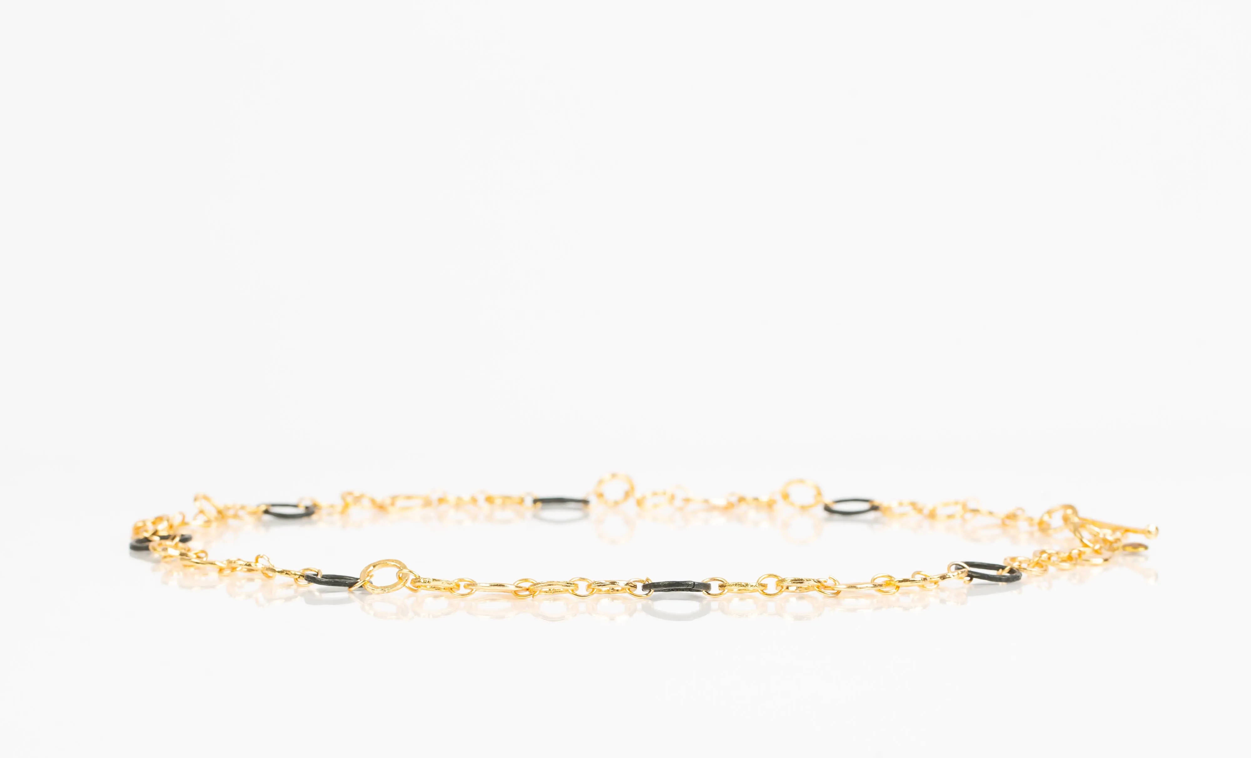 Naylah Necklace (Signature Gold & Black Link Chain Details)