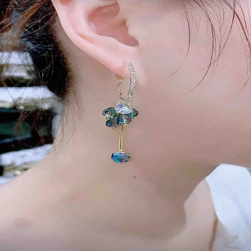 Prettiest Fashion Blue Crystal Flower Drop Earrings