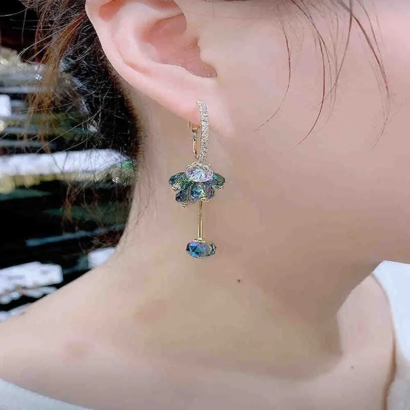 Prettiest Fashion Blue Crystal Flower Drop Earrings