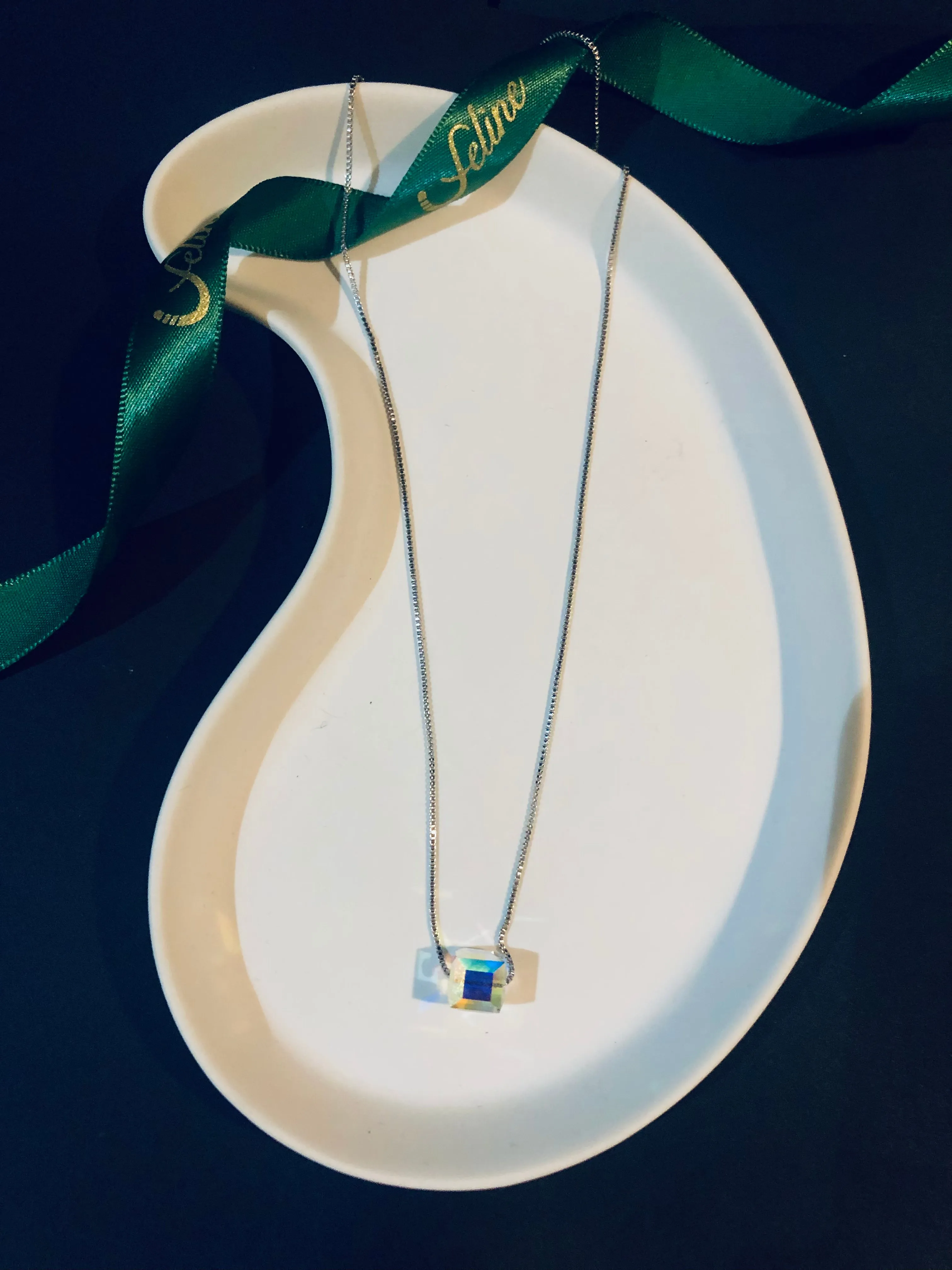 Ricardie Cube Iridescent Necklace