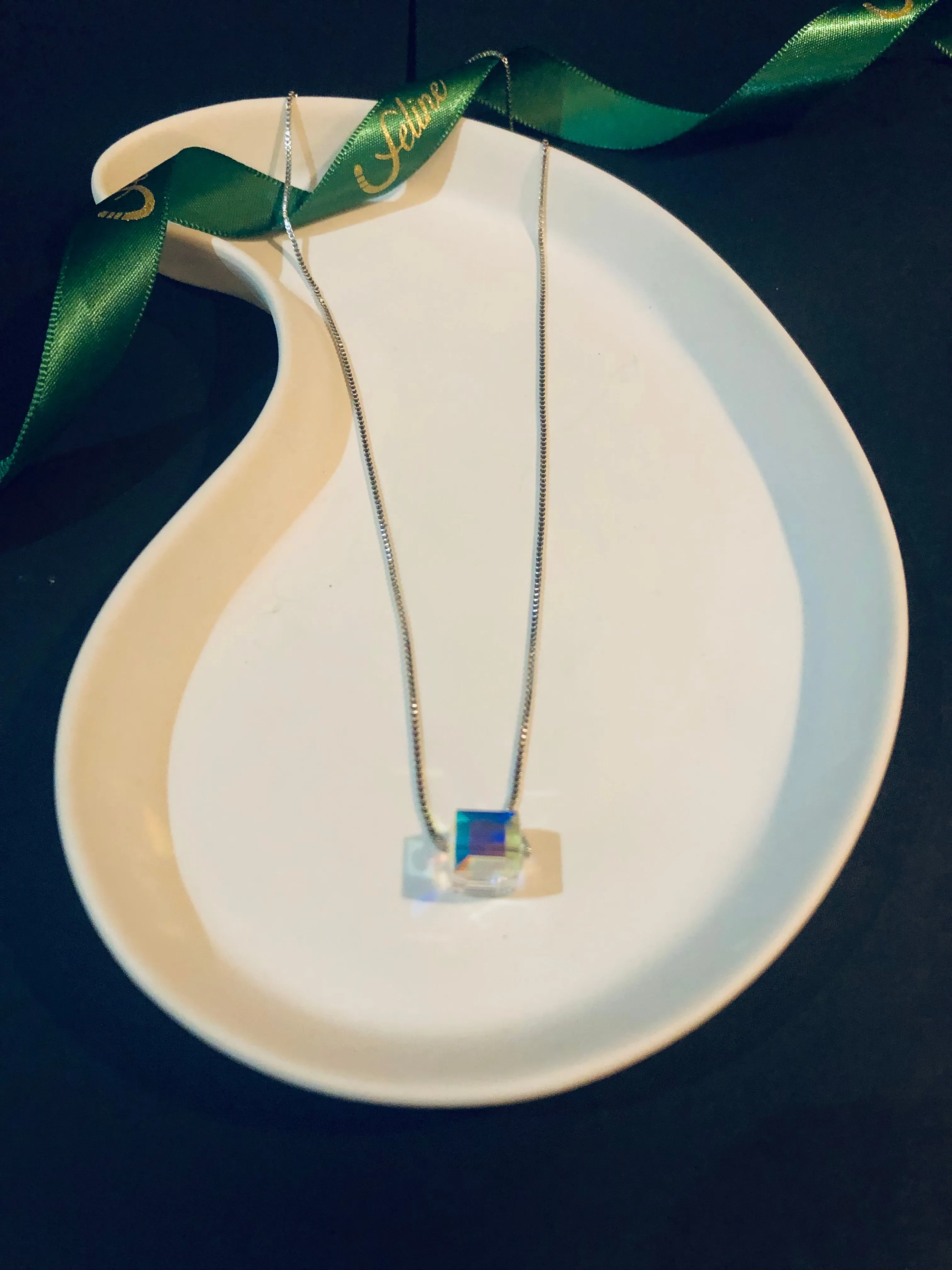 Ricardie Cube Iridescent Necklace