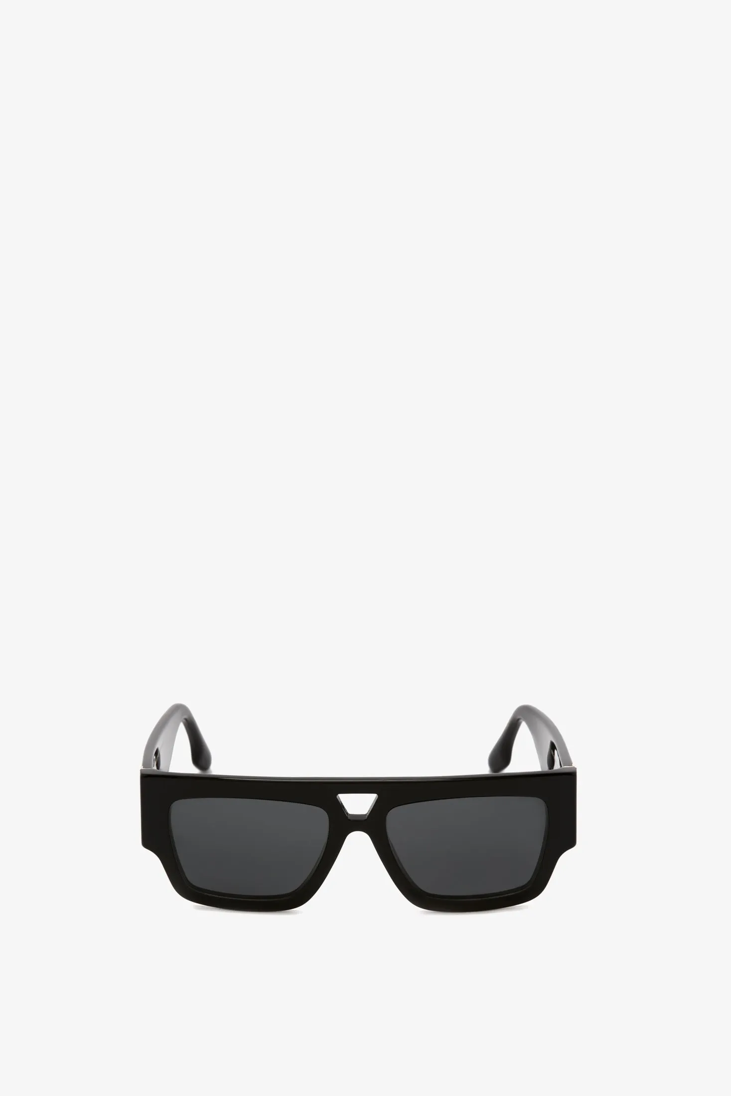 V Plaque Frame Sunglasses In Black